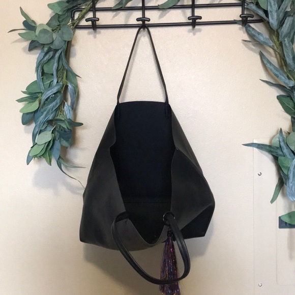 Large Victoria's secret tote - Picture 3 of 3